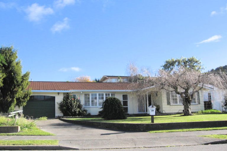 Photo of property in 27 Kent Terrace, Taradale, Napier, 4112