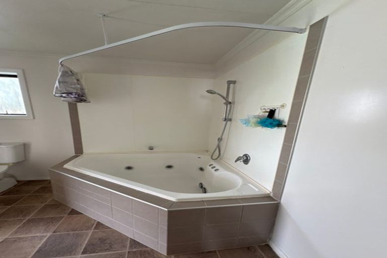 Photo of property in 18 Park Road, West End, Palmerston North, 4412