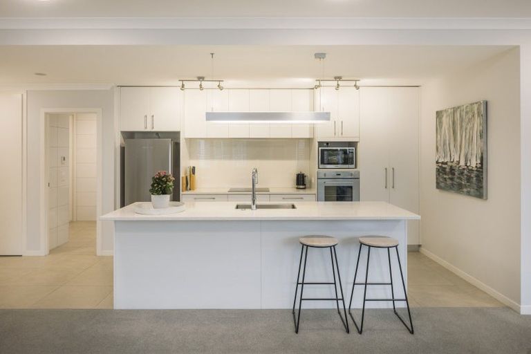 Photo of property in 74 Panorama Heights, Orewa, 0931