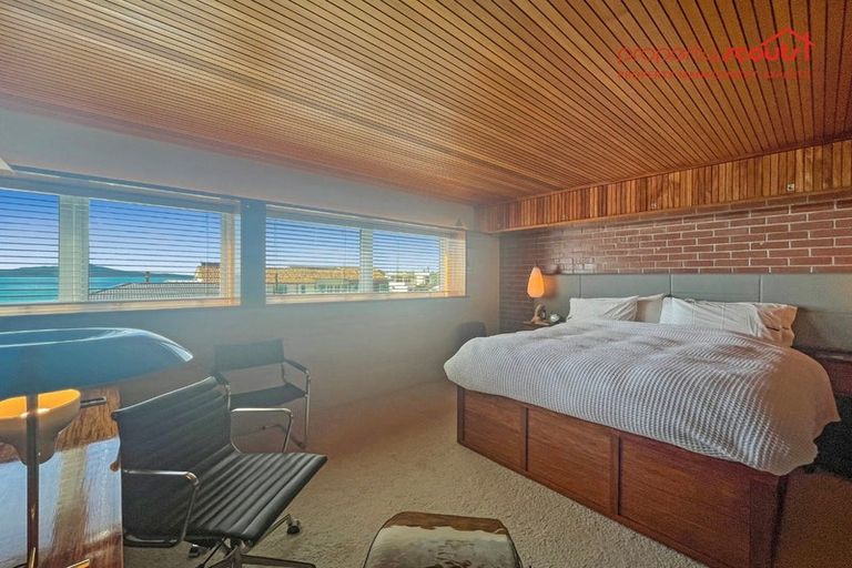 Photo of property in Seaview Apartments, 5/64 Milford Road, Milford, Auckland, 0620