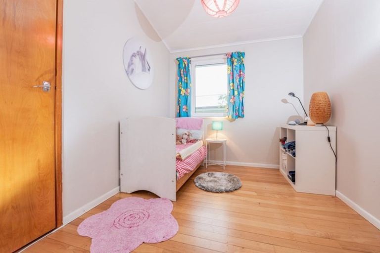 Photo of property in 2/27 Elliott Avenue, Bayview, Auckland, 0629