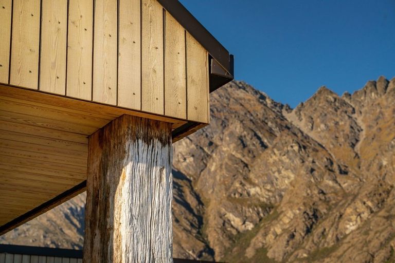 Photo of property in 10 Glenelg Lane, Jacks Point, 9371