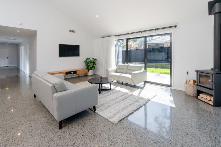 Photo of property in 51a Elizabeth Street, Waikanae, 5036