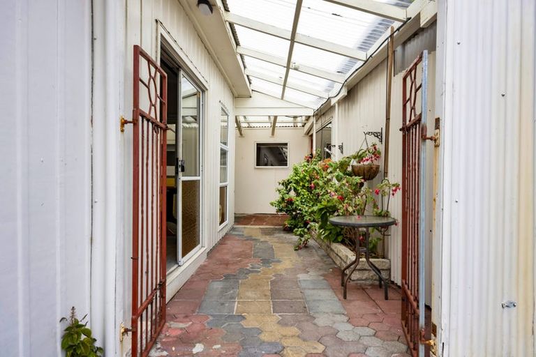 Photo of property in 64 Ngamotu Road, Spotswood, New Plymouth, 4310