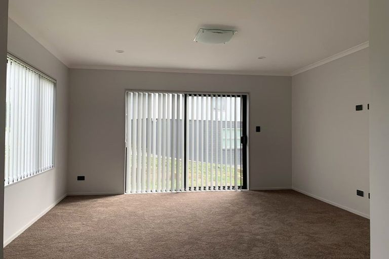 Photo of property in 10 Ambedkar Way, Pukekohe, 2120
