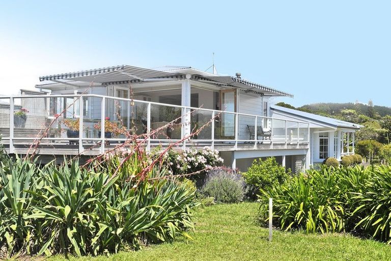 Photo of property in 1 Penguin Street, Leigh, 0985