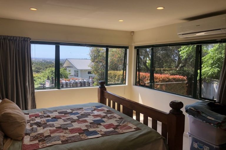 Photo of property in 1/32 Tui Glen Road, Birkenhead, Auckland, 0626