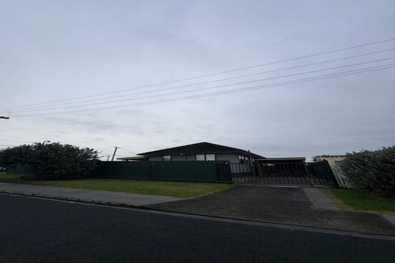 Photo of property in 19 Blake Road, Mangere East, Auckland, 2024