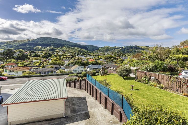 Photo of property in 353 Main Road, Tawa, Wellington, 5028