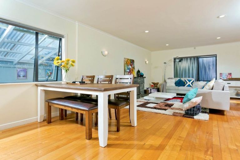 Photo of property in 41 Forrest Hill Road, Milford, Auckland, 0620