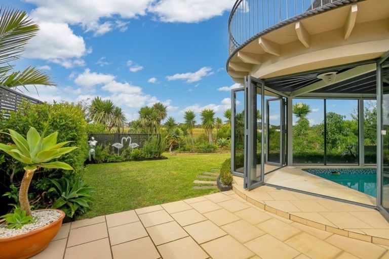Photo of property in 8 Lister Street, Point Chevalier, Auckland, 1022