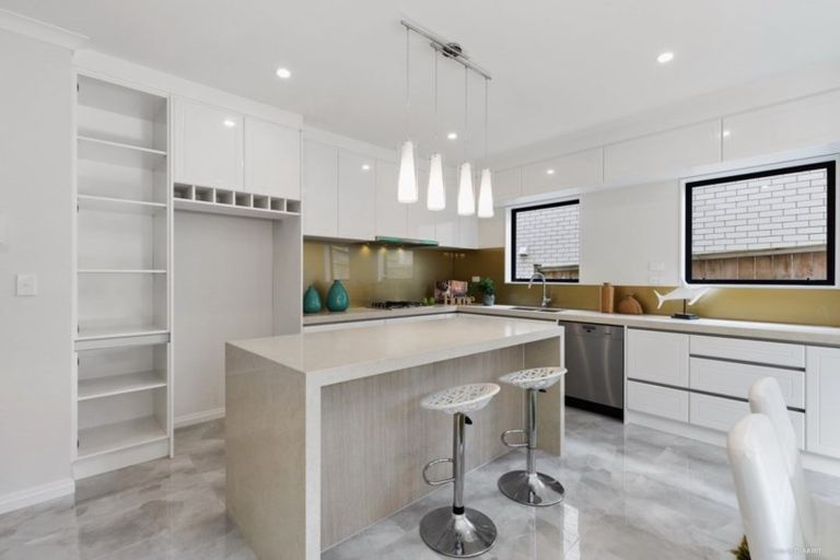 Photo of property in 4 Drover Close, Flat Bush, Auckland, 2019