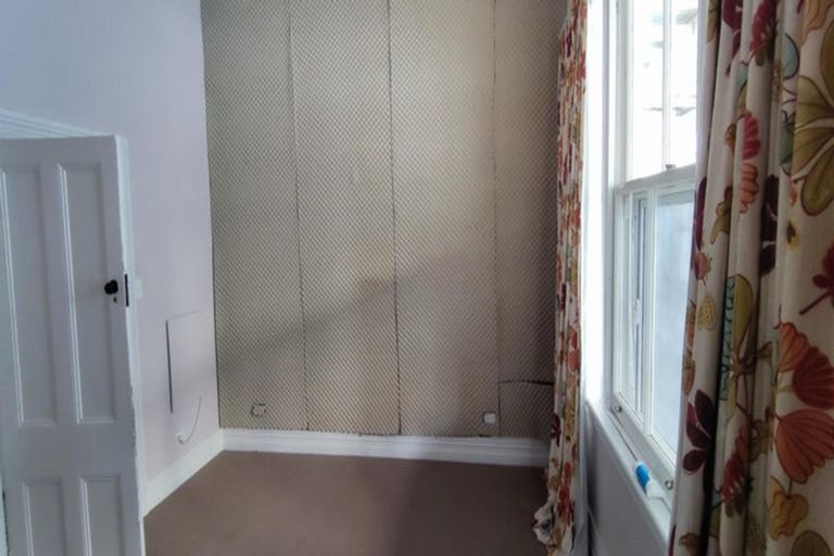 Photo of property in 145 Simpson Road, Henderson Valley, Auckland, 0614