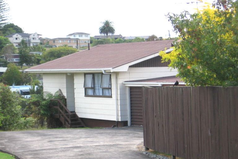 Photo of property in 2/23 Philson Terrace, Browns Bay, Auckland, 0630