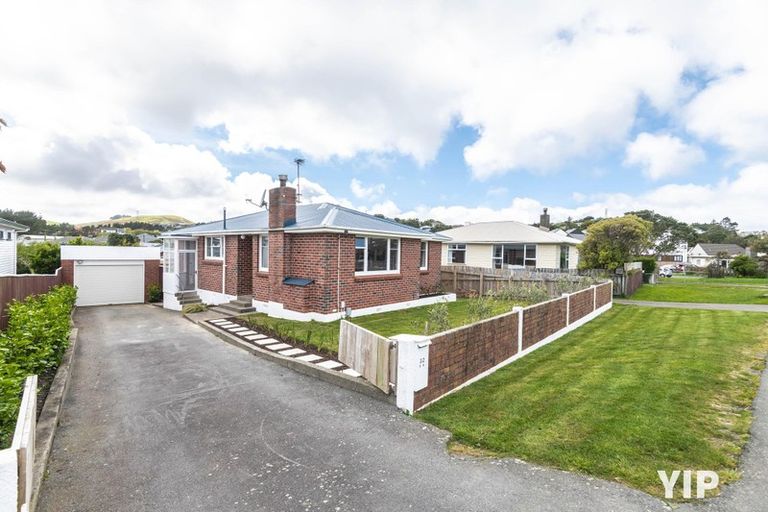 Photo of property in 32 Bracken Road, Paparangi, Wellington, 6037