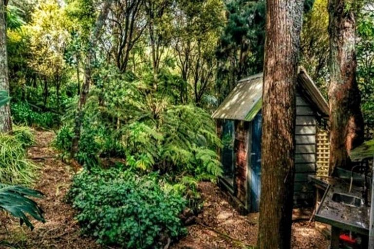 Photo of property in 35 Crescent Road East, Ostend, Waiheke Island, 1081
