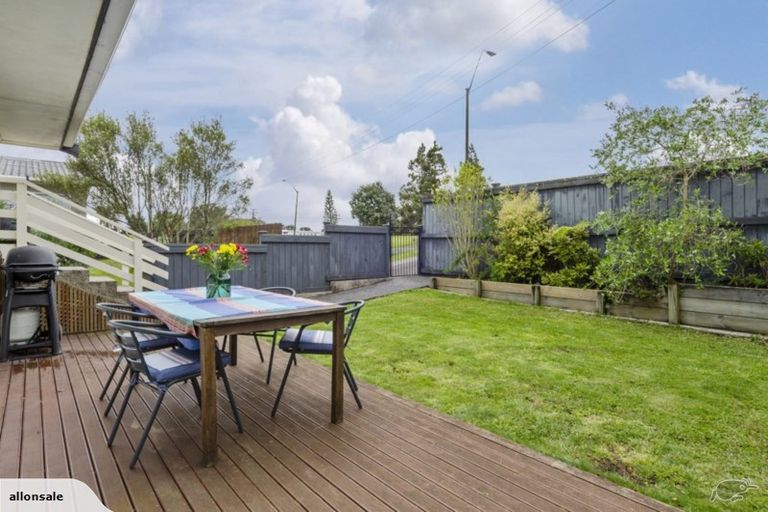 Photo of property in 800 East Coast Road, Oteha, Auckland, 0630
