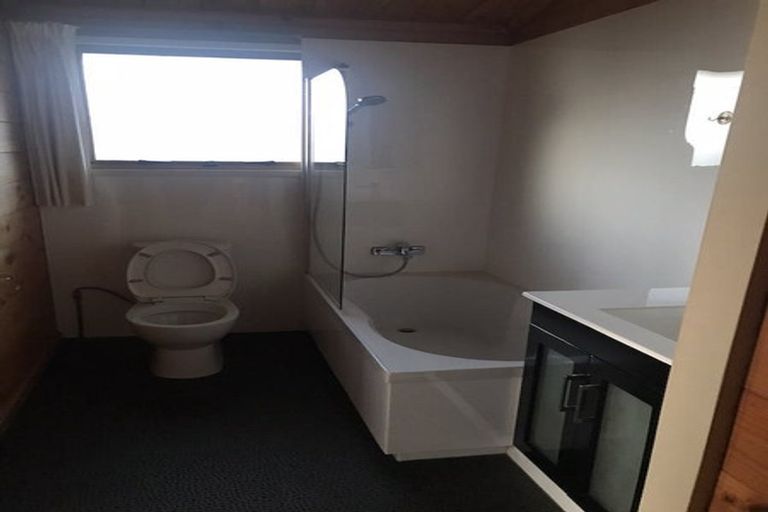 Photo of property in 251 Marine Parade, Eastbourne, Lower Hutt, 5013