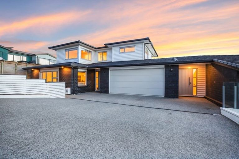 Photo of property in 97 Endeavour Drive, Whitby, Porirua, 5024