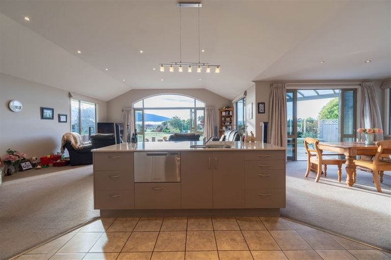 Photo of property in 11 Hawea Place, Te Anau, 9600