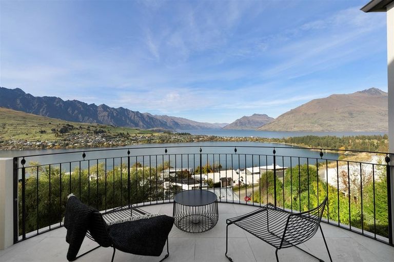 Photo of property in 94 Hensman Road, Queenstown, 9300