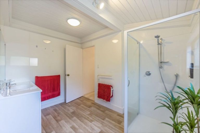 Photo of property in 9b Centreway Road, Orewa, 0931