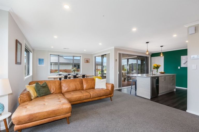 Photo of property in 89 John Burke Drive, Aotea, Porirua, 5024