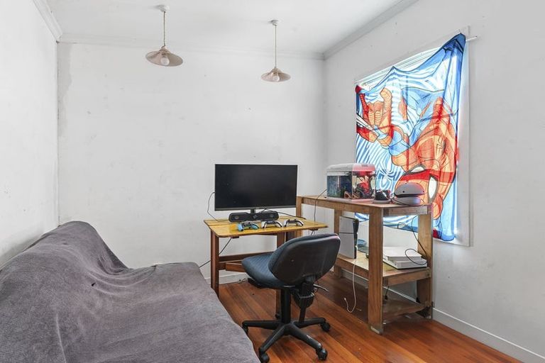 Photo of property in 200 Tukapa Street, Westown, New Plymouth, 4310