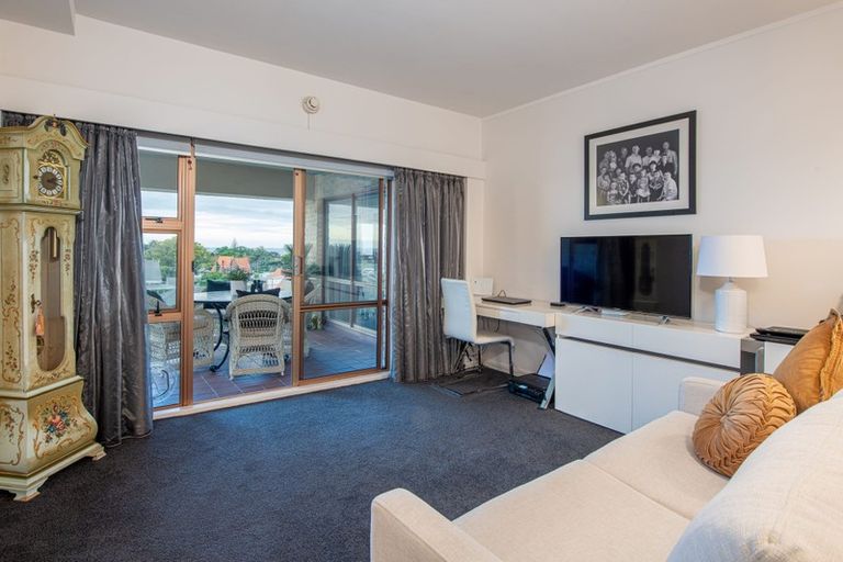 Photo of property in 4/6b The Promenade, Takapuna, Auckland, 0622
