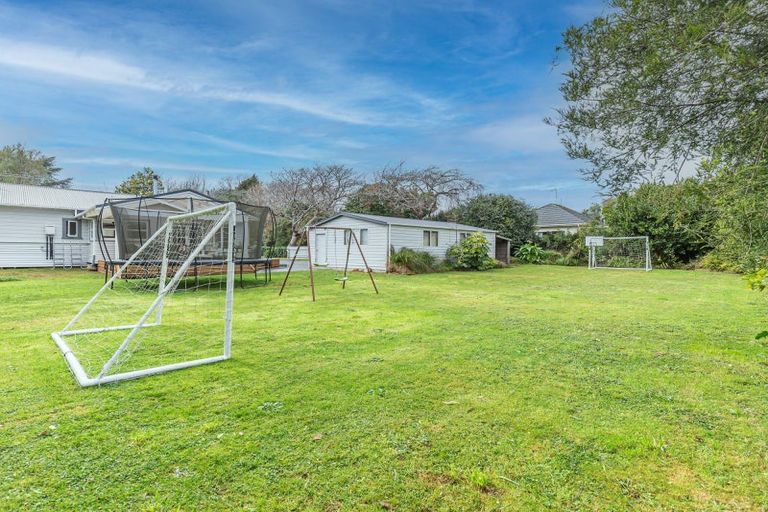 Photo of property in 43 Kawiu Road, Levin, 5510