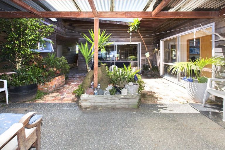 Photo of property in 18 Coates Avenue, Baylys Beach, Dargaville, 0377