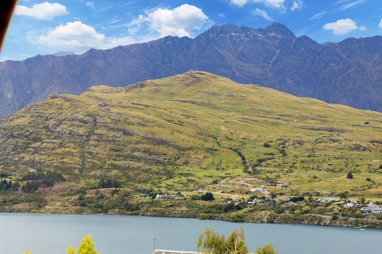 Photo of property in 79 Hensman Road, Queenstown, 9300