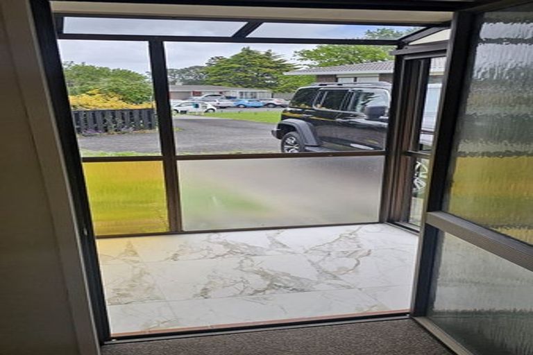 Photo of property in 1/6 Annette Avenue, Te Atatu South, Auckland, 0610