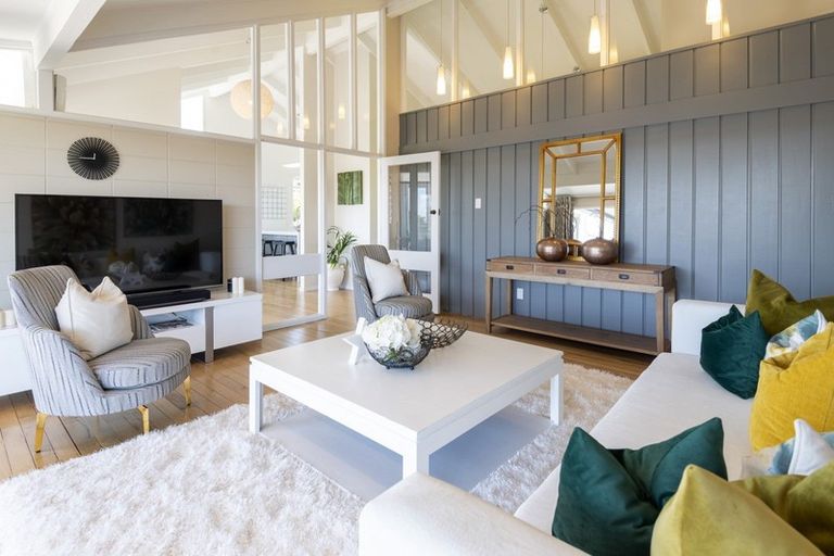 Photo of property in 144 Mellons Bay Road, Mellons Bay, Auckland, 2014