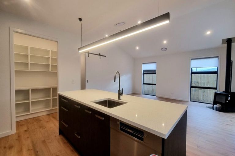 Photo of property in 8 Shelduck Road, Jacks Point, 9371