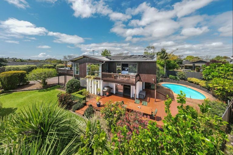 Photo of property in 8 Estelle Place, Farm Cove, Auckland, 2012