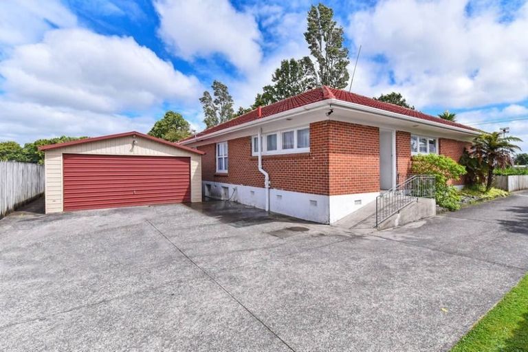 Photo of property in 37 Willis Road, Papakura, 2110