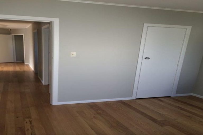 Photo of property in 45 Glen Marine Parade, Glendene, Auckland, 0602