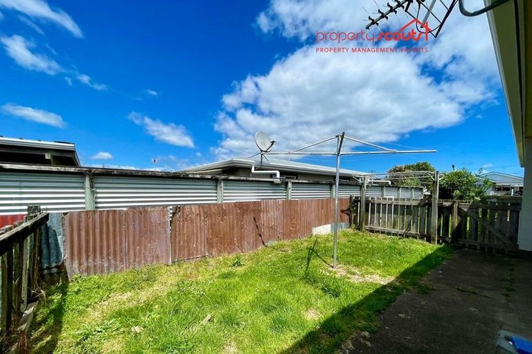 Photo of property in 4 Simons Street, Moturoa, New Plymouth, 4310