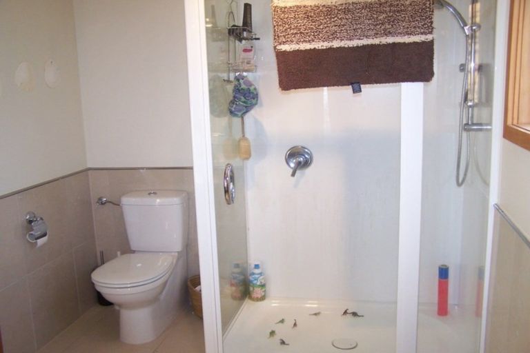 Photo of property in 32 Marine Parade, Mellons Bay, Auckland, 2014