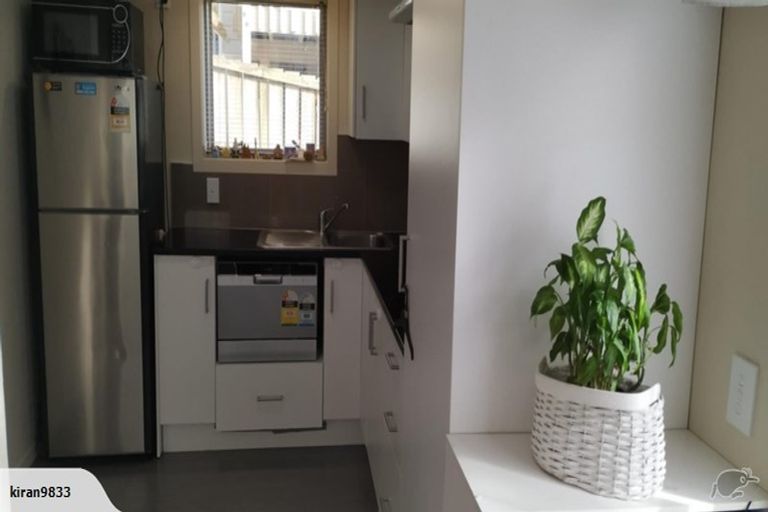 Photo of property in 27b Stott Avenue, Birkdale, Auckland, 0626