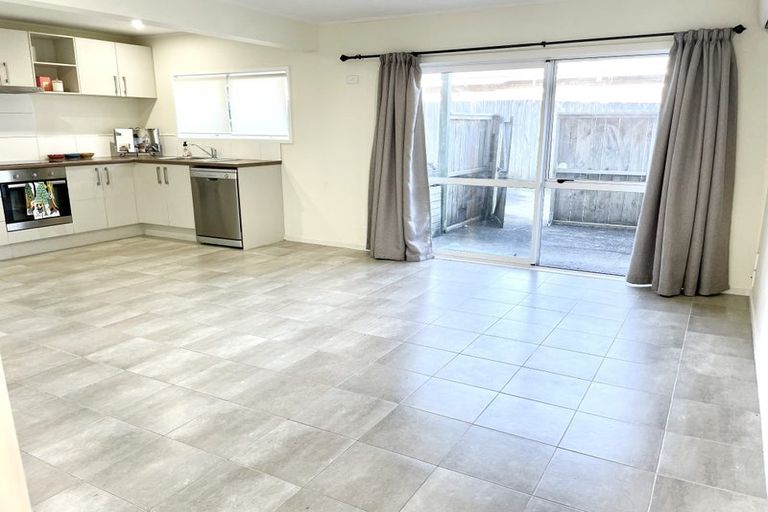 Photo of property in 42 Edgeworth Road, Glenfield, Auckland, 0629