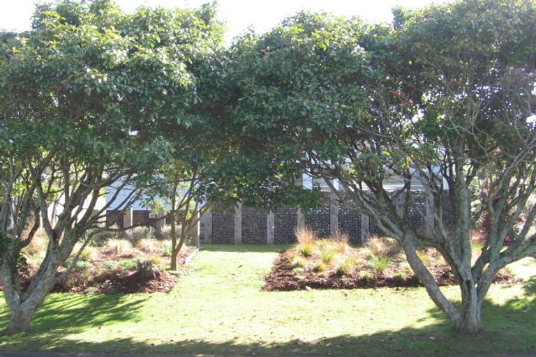 Photo of property in 5 Hamurana Place, Te Atatu Peninsula, Auckland, 0610