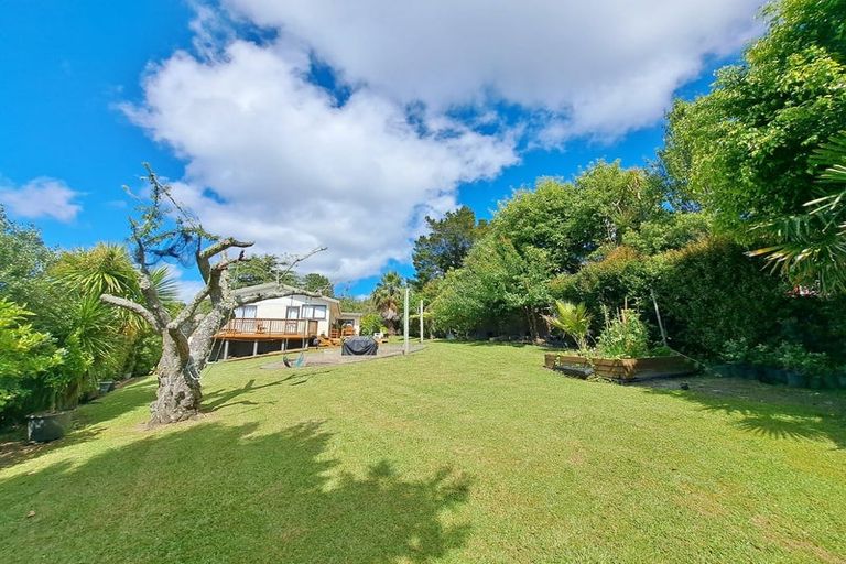 Photo of property in 1 Titchener Street, New Lynn, Auckland, 0600