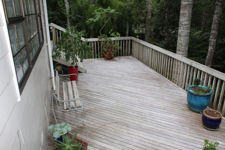 Photo of property in 5 Kaurimu Rise, Titirangi, Auckland, 0604