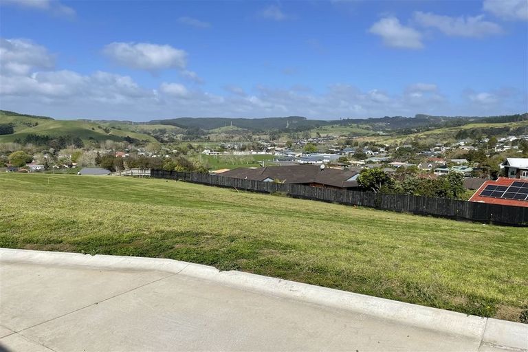 Photo of property in 4a Forlong Rise, Helensville, 0800
