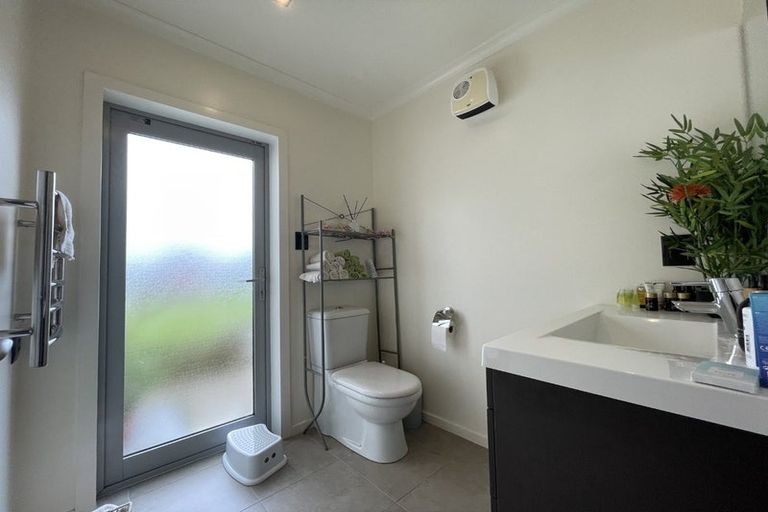 Photo of property in 74 Amesbury Drive, Churton Park, Wellington, 6037