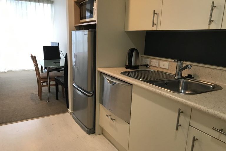 Photo of property in Terrace Heights Apartments, 2/163p The Terrace, Wellington Central, Wellington, 6011