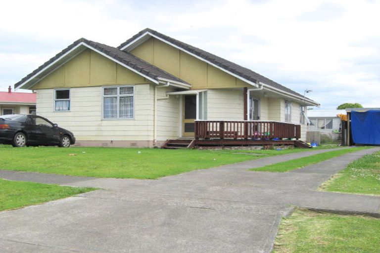 Photo of property in 4 Windrush Close, Mangere, Auckland, 2022