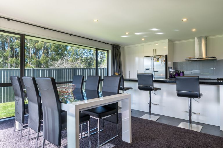 Photo of property in 71 Grandvista Drive, Green Island, Dunedin, 9018